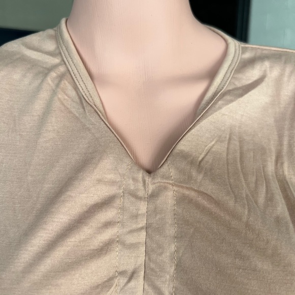 Tops - Picture 3 of 5